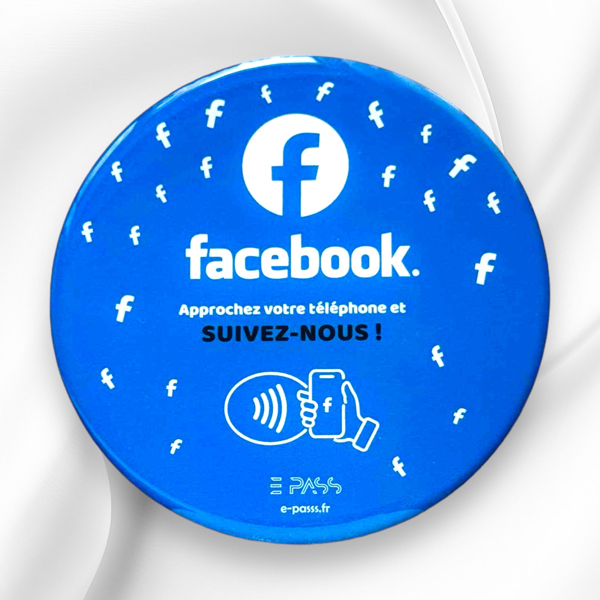 Plaque d'avis NFC Facebook